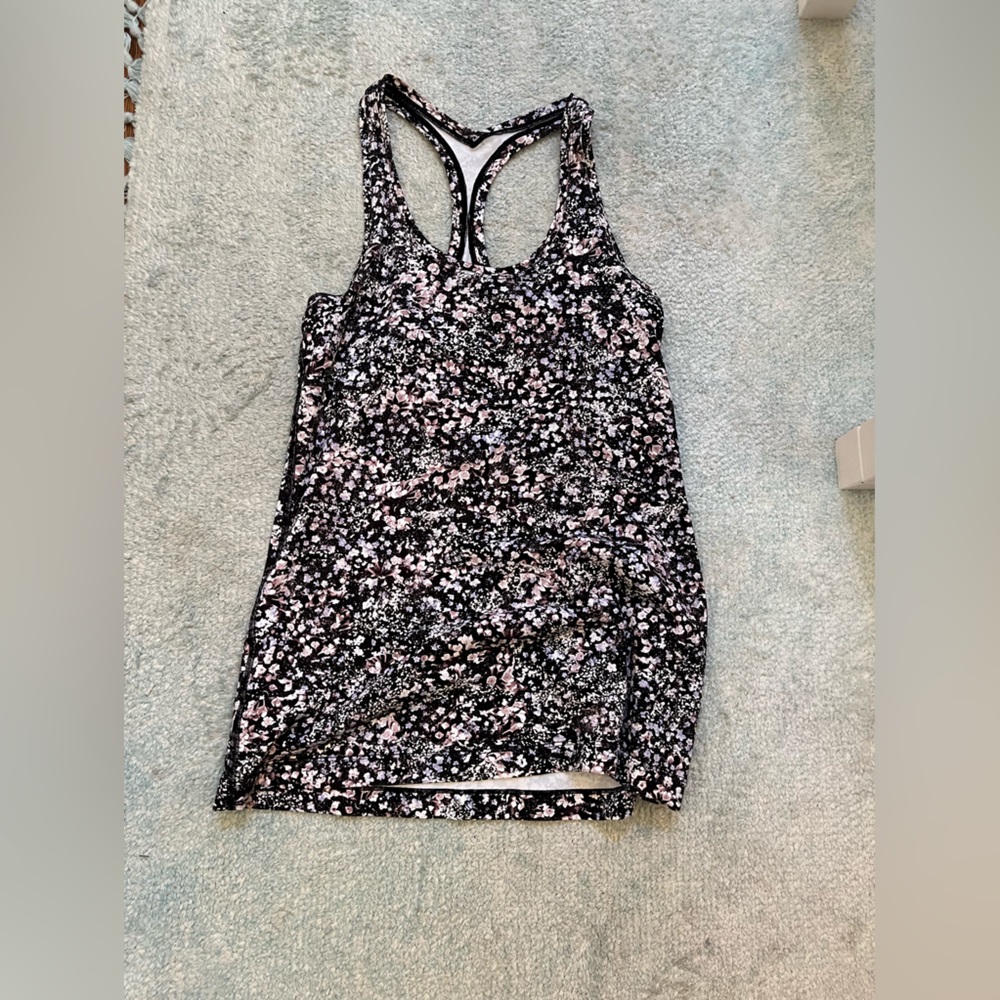Lululemon cool racerback tank. Size 6. Floral